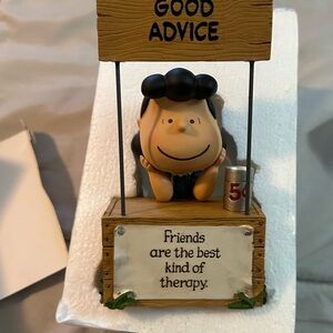 Peanuts Hallmark Lucy Figurine